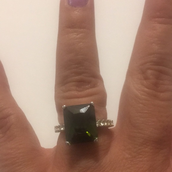 Ring - Picture 2 of 3